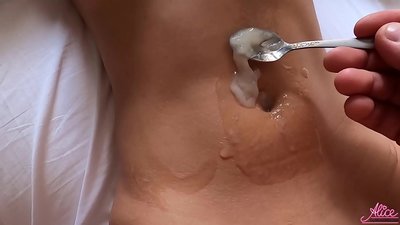 डीप ब्लोजॉब और पैशनेट सेक्स क्लोज़-अप - खाया हुआ स्पर्म